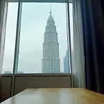 Sky Suites Klcc By Razz